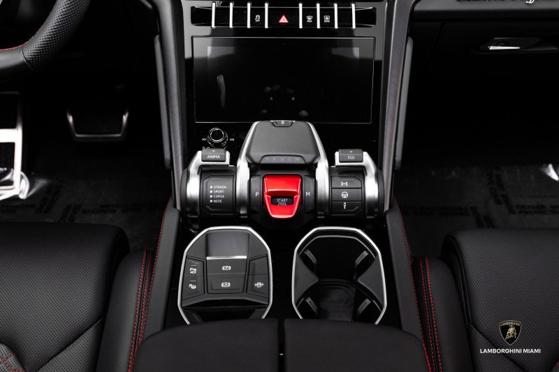 Used 2024 Lamborghini Urus S image 38