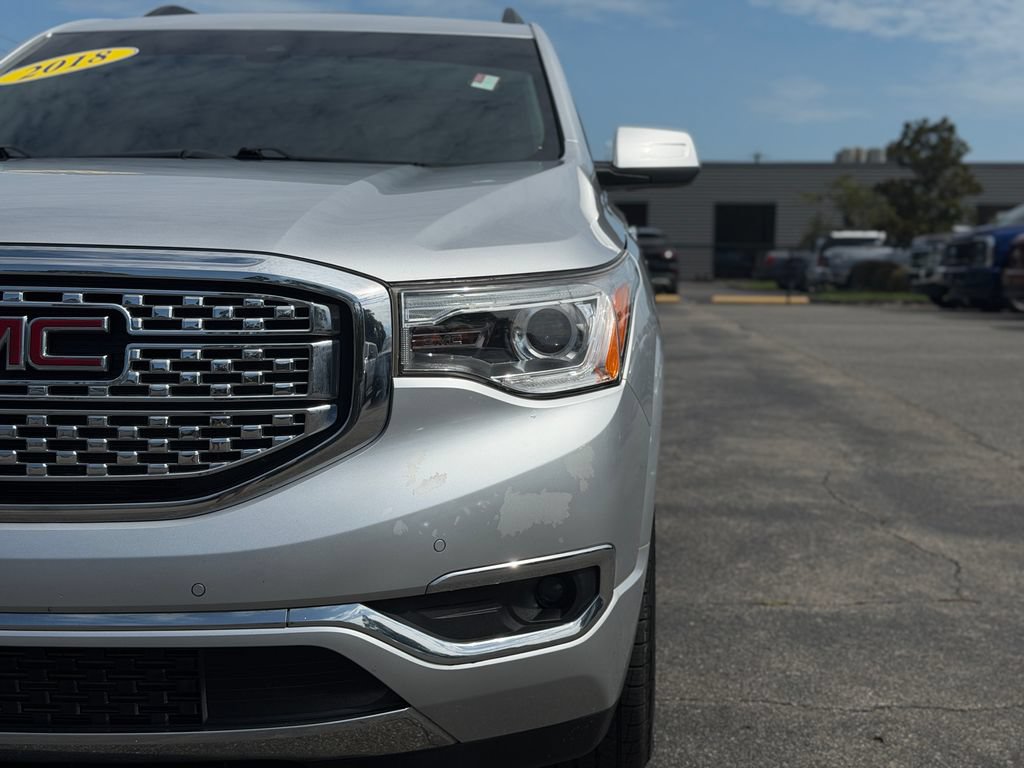 Used 2018 GMC Acadia Denali w/ Technology Package FWD image 10