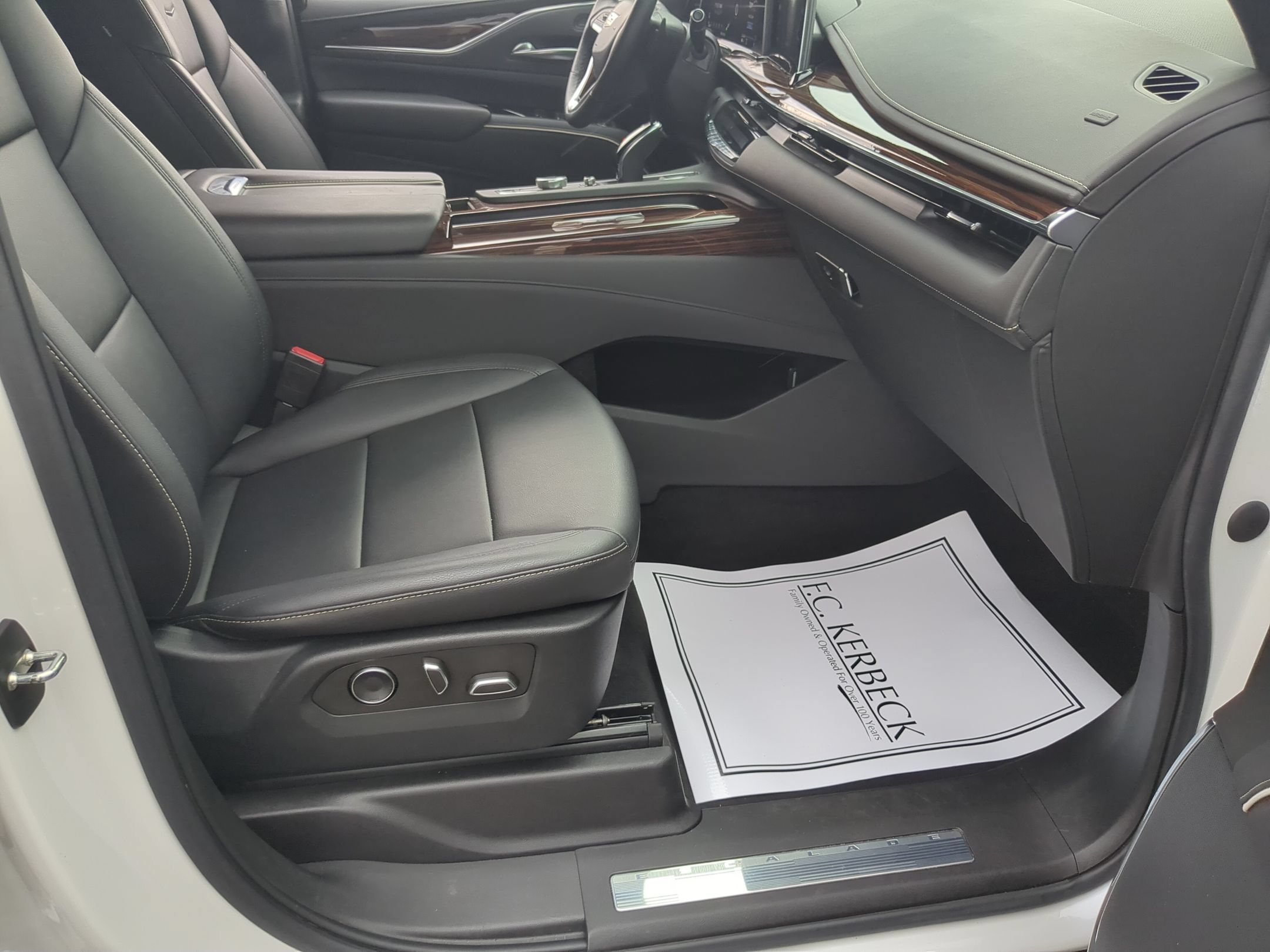 Certified 2022 Cadillac Escalade Luxury AWD/4WD image 27