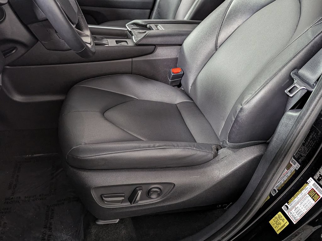 Used 2025 Toyota Grand Highlander AWD image 19