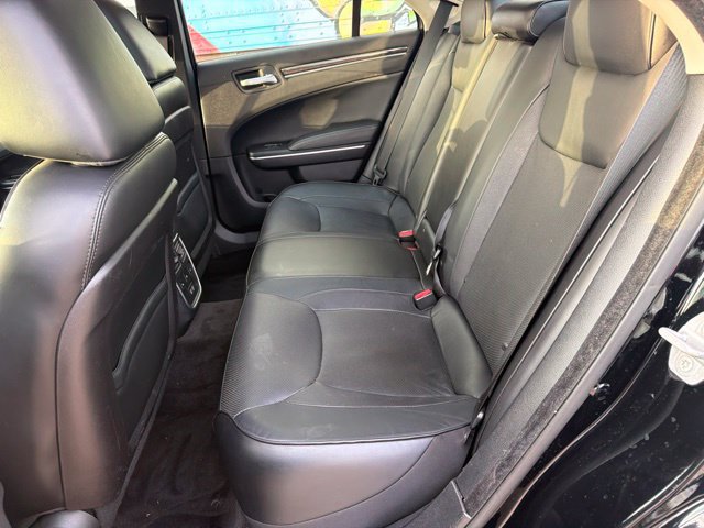 Used 2015 Chrysler 300 C w/ Light Group RWD image 19