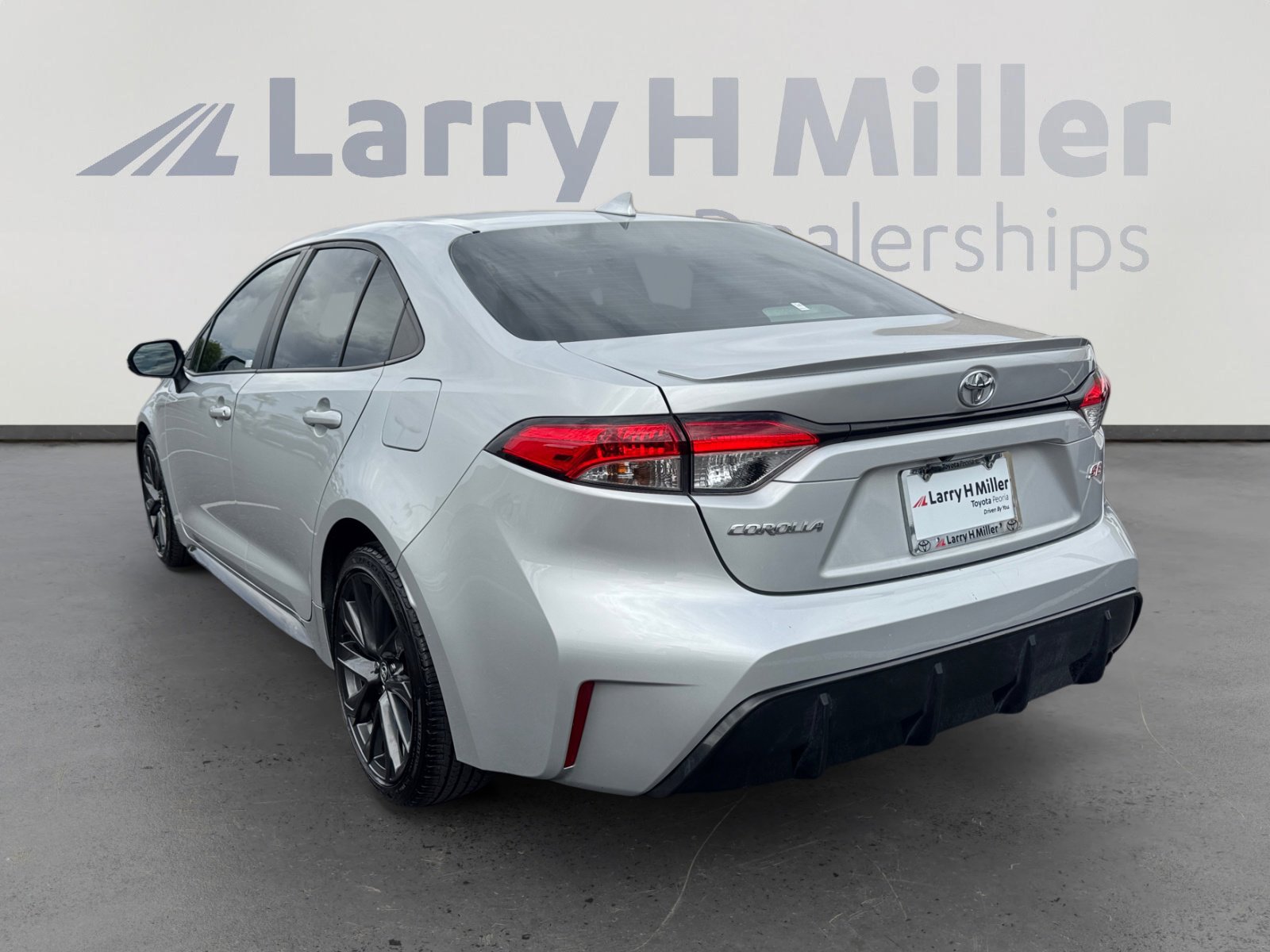 Used 2023 Toyota Corolla SE image 3