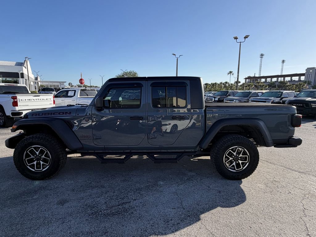 Used 2024 Jeep Gladiator Rubicon AWD/4WD image 8