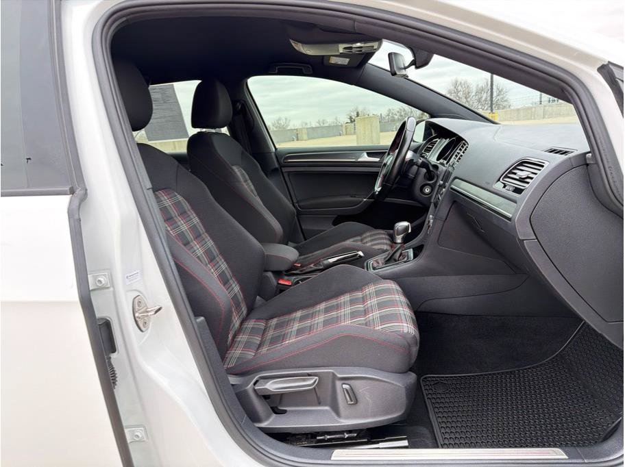 Used 2021 Volkswagen Golf 4-Door FWD image 13