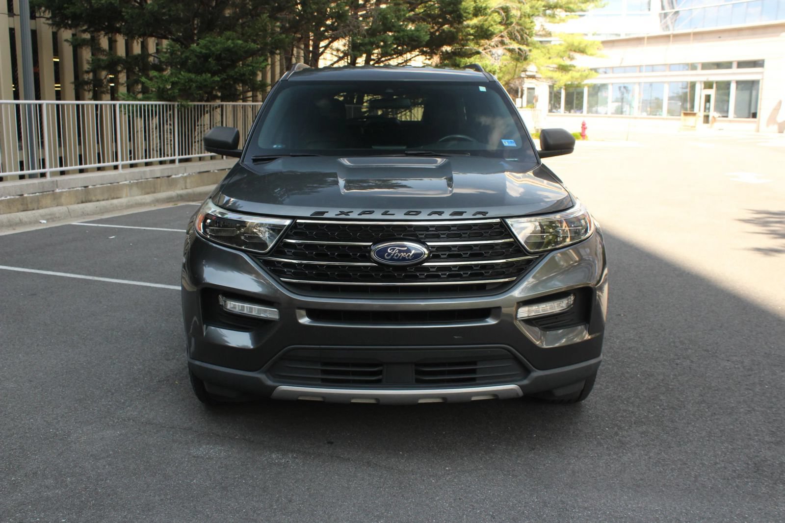 Used 2020 Ford Explorer XLT w/ Equipment Group 202A AWD/4WD image 3