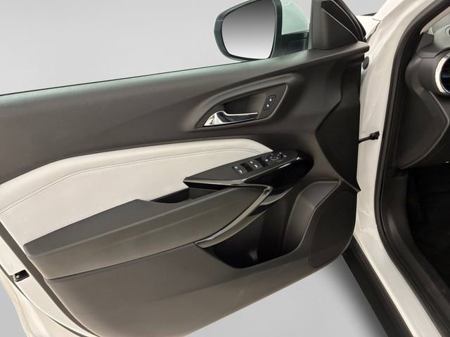 Used 2024 Chevrolet Trax LT w/ Driver Confidence Package image 13