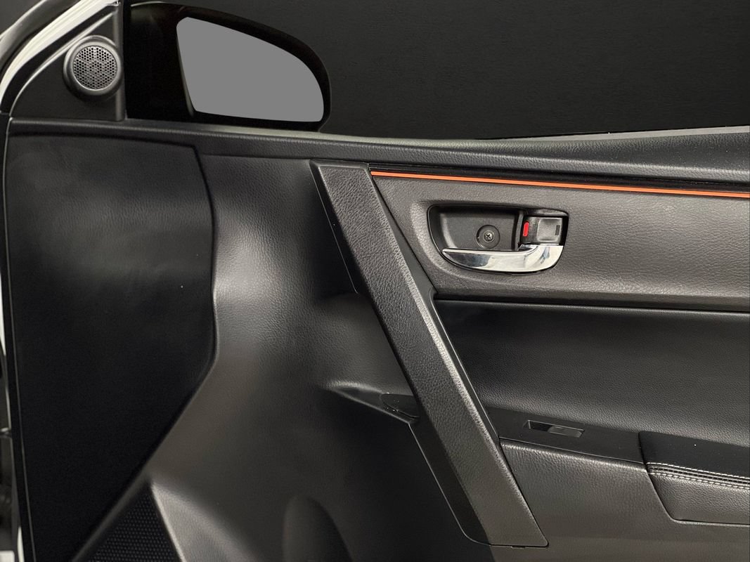 Used 2018 Toyota Corolla SE FWD image 24
