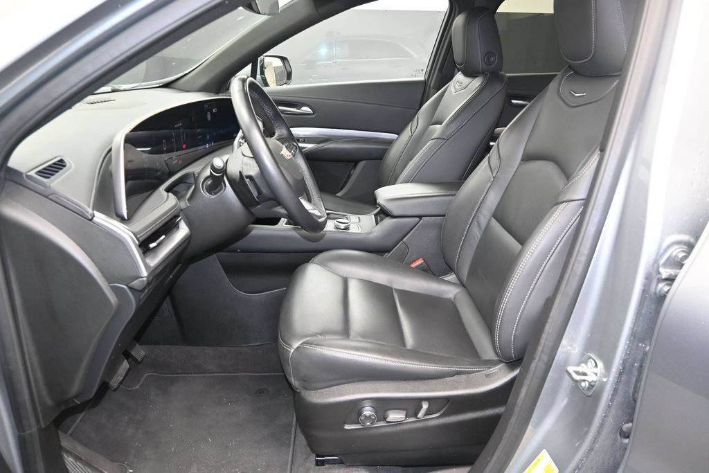 Used 2025 Cadillac XT4 Premium Luxury FWD image 14
