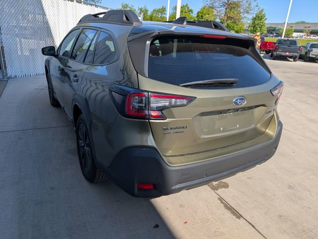 Used 2025 Subaru Outback Onyx Edition AWD/4WD image 12