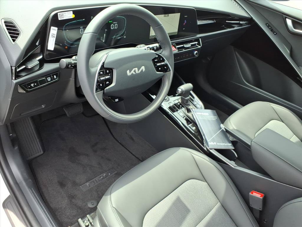 New 2026 Kia Niro EX FWD image 11