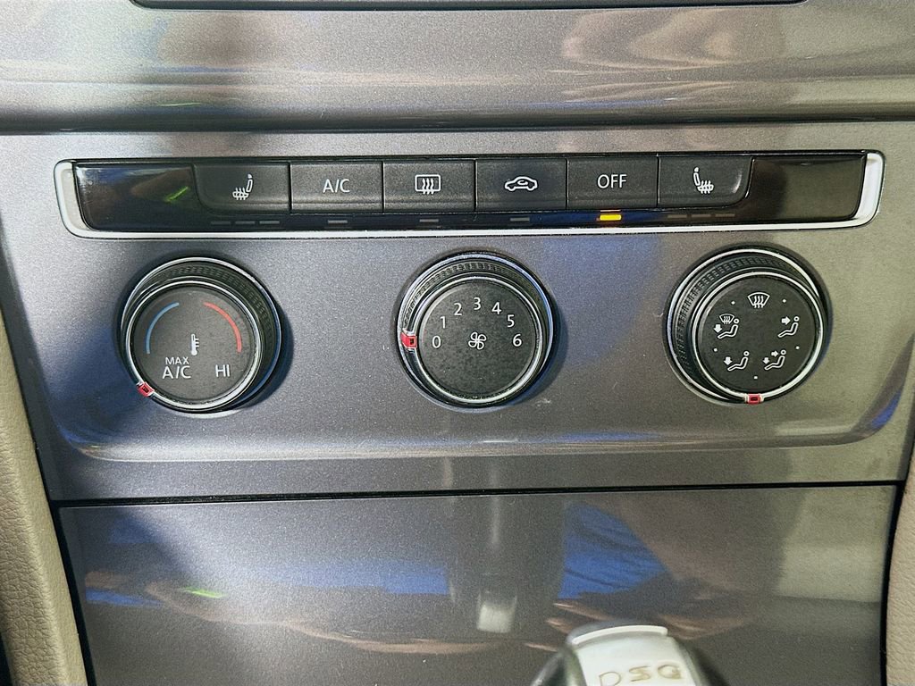 Used 2017 Volkswagen Golf Alltrack S image 18