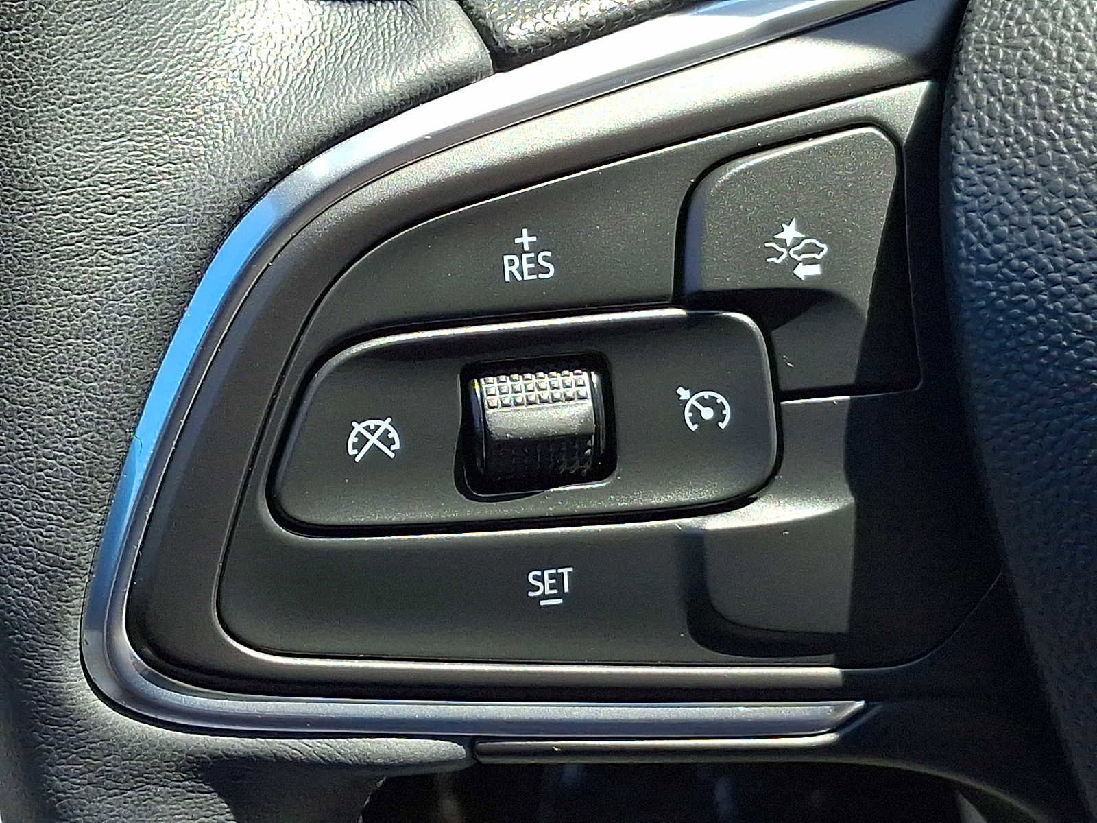 Certified 2023 Buick Encore GX Select AWD/4WD image 22