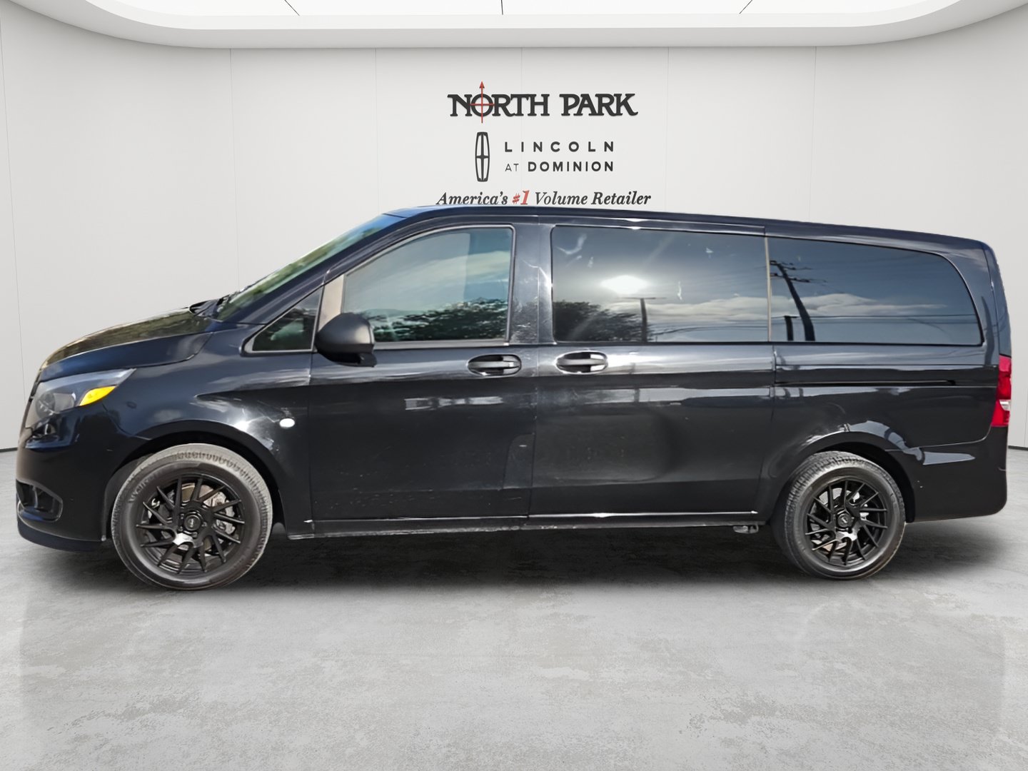 Used 2019 Mercedes-Benz Metris Passenger image 8