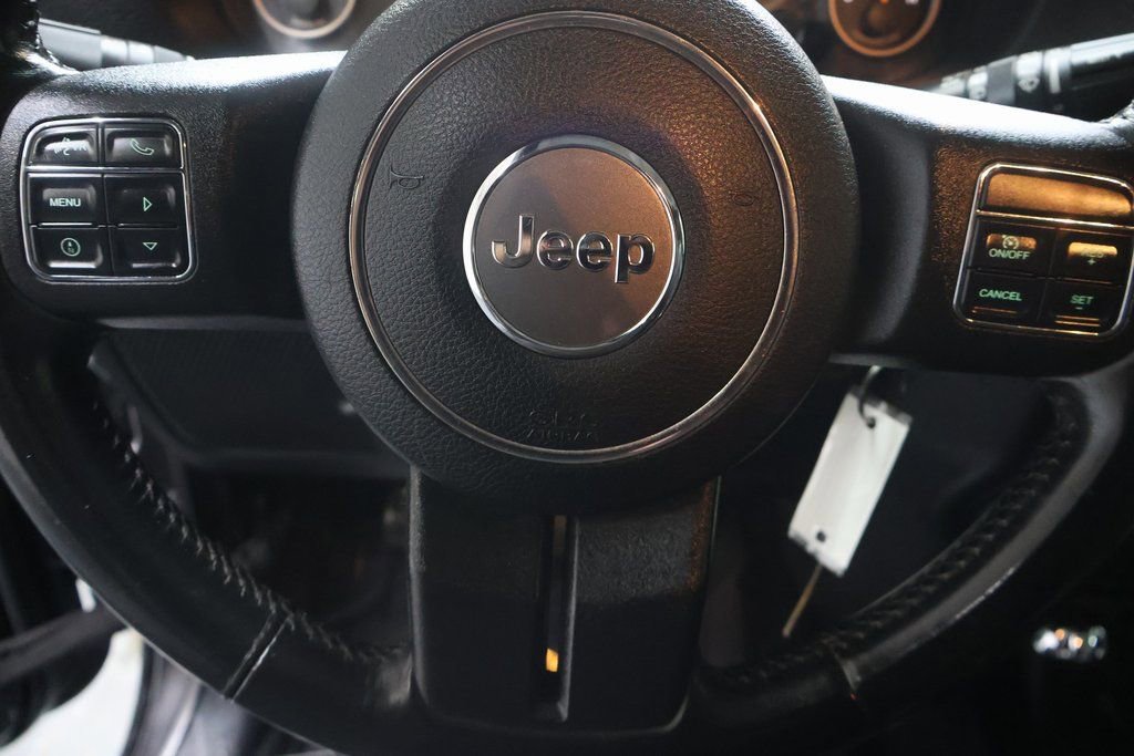 Used 2016 Jeep Wrangler Sahara image 18