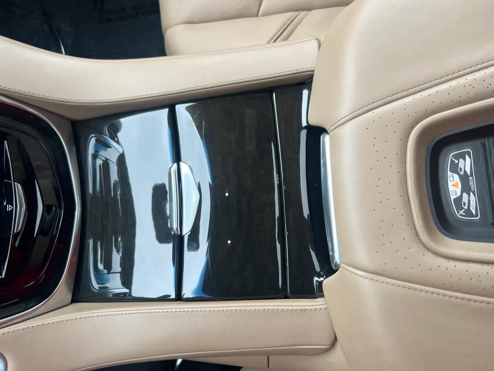 Used 2019 Cadillac Escalade Platinum AWD/4WD image 21