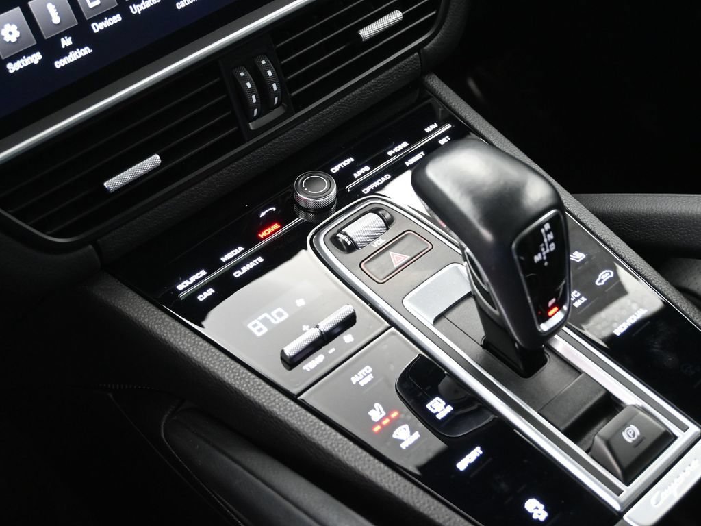 Used 2022 Porsche Cayenne Platinum Edition AWD/4WD image 19