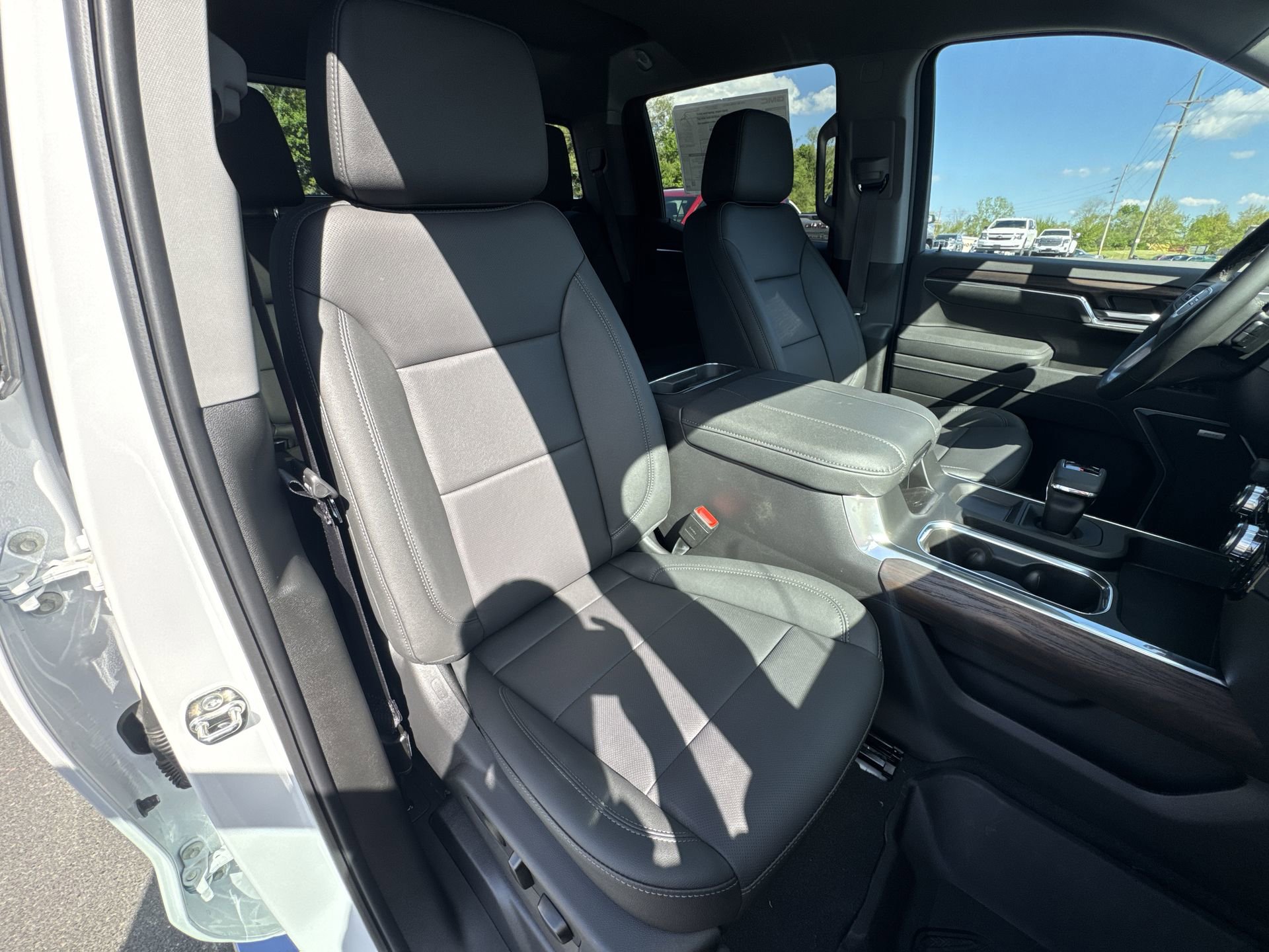 New 2026 GMC Sierra 1500 SLT w/ SLT Premium Plus Package AWD/4WD image 25
