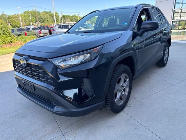Used 2022 Toyota RAV4 LE AWD/4WD image 3