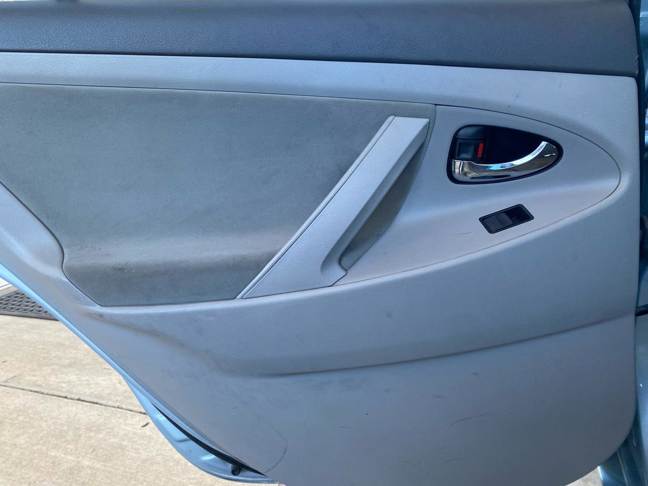 Used 2007 Toyota Camry LE FWD image 19