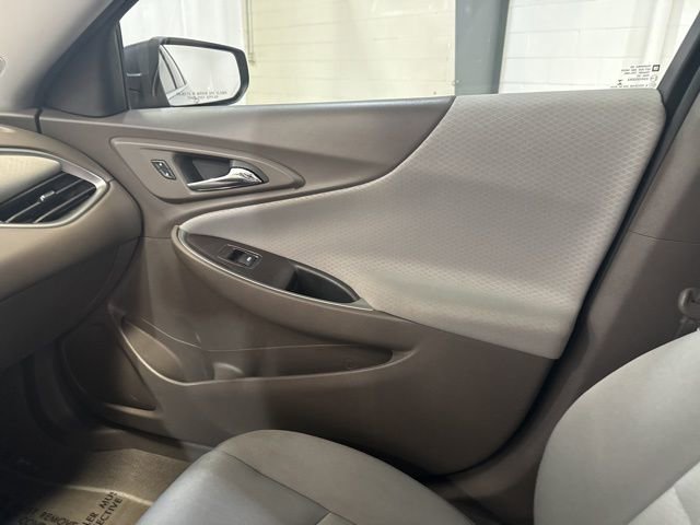 Used 2018 Chevrolet Malibu LS image 13