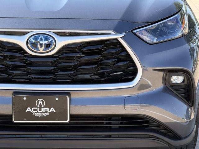 Used 2023 Toyota Highlander XLE FWD image 9
