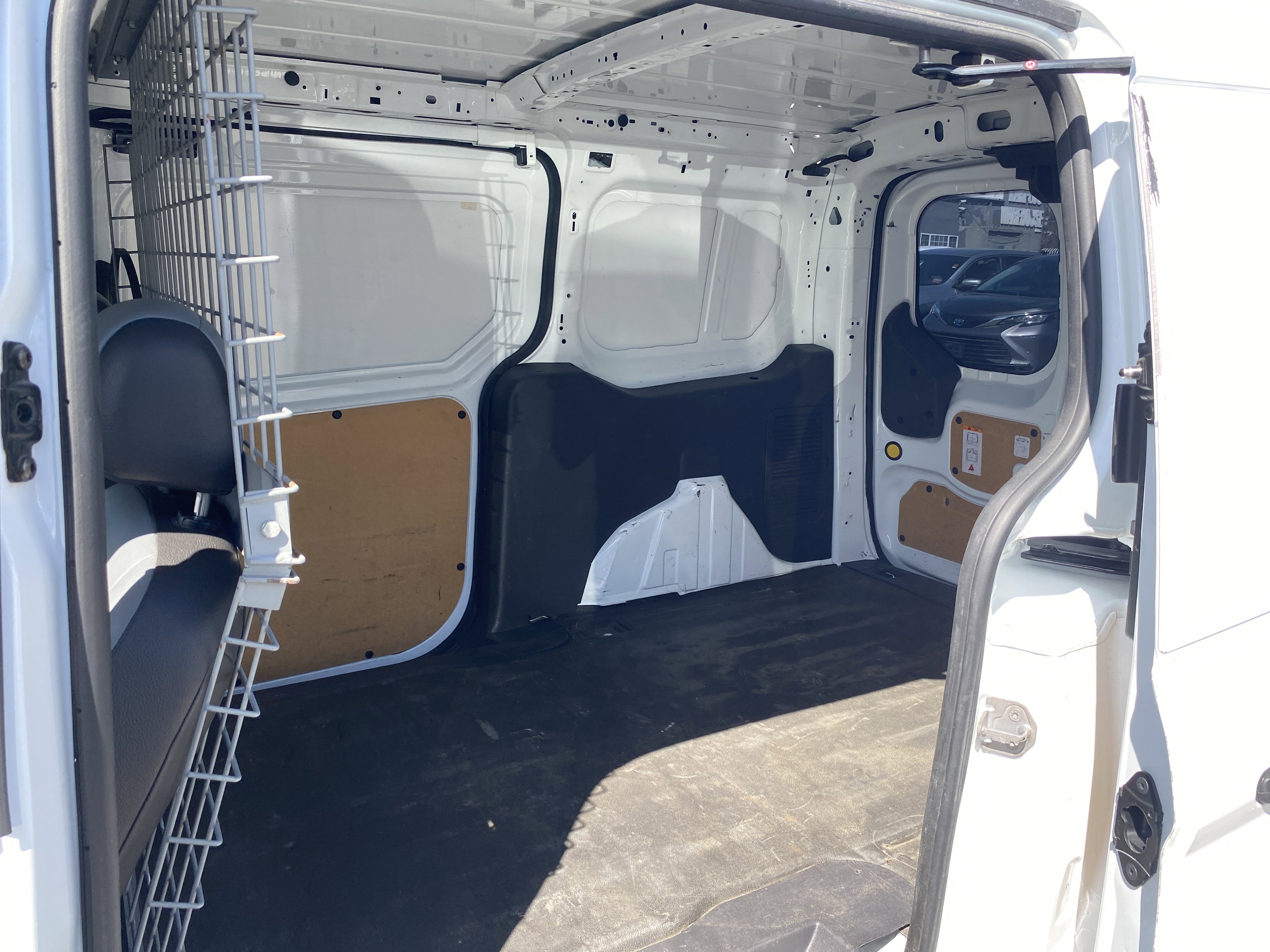 Used 2017 Ford Transit Connect XL image 15