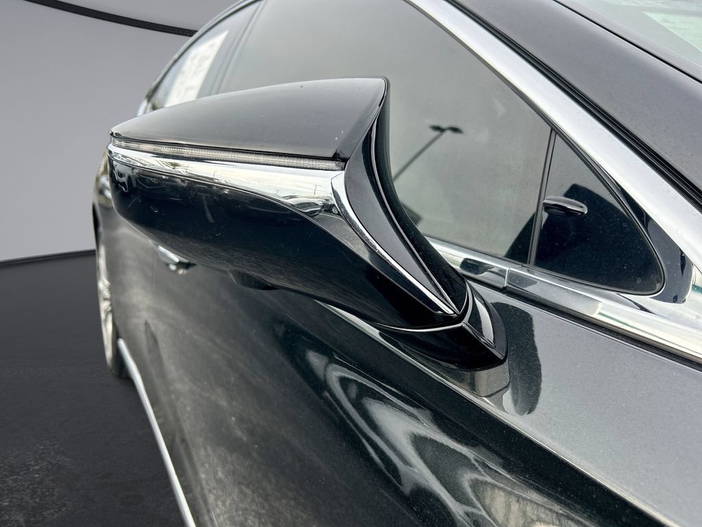 Used 2022 Lexus LS 500 w/ Interior Upgrade Package RWD image 31