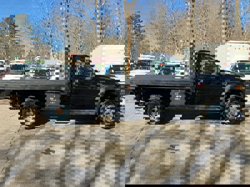 Used 2008 Ford F550 4x4 Regular Cab Super Duty image 3