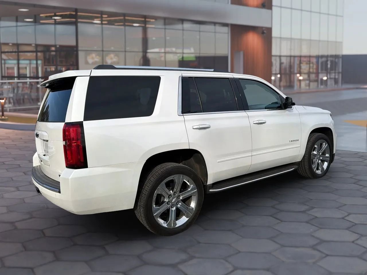 Used 2018 Chevrolet Tahoe Premier image 12