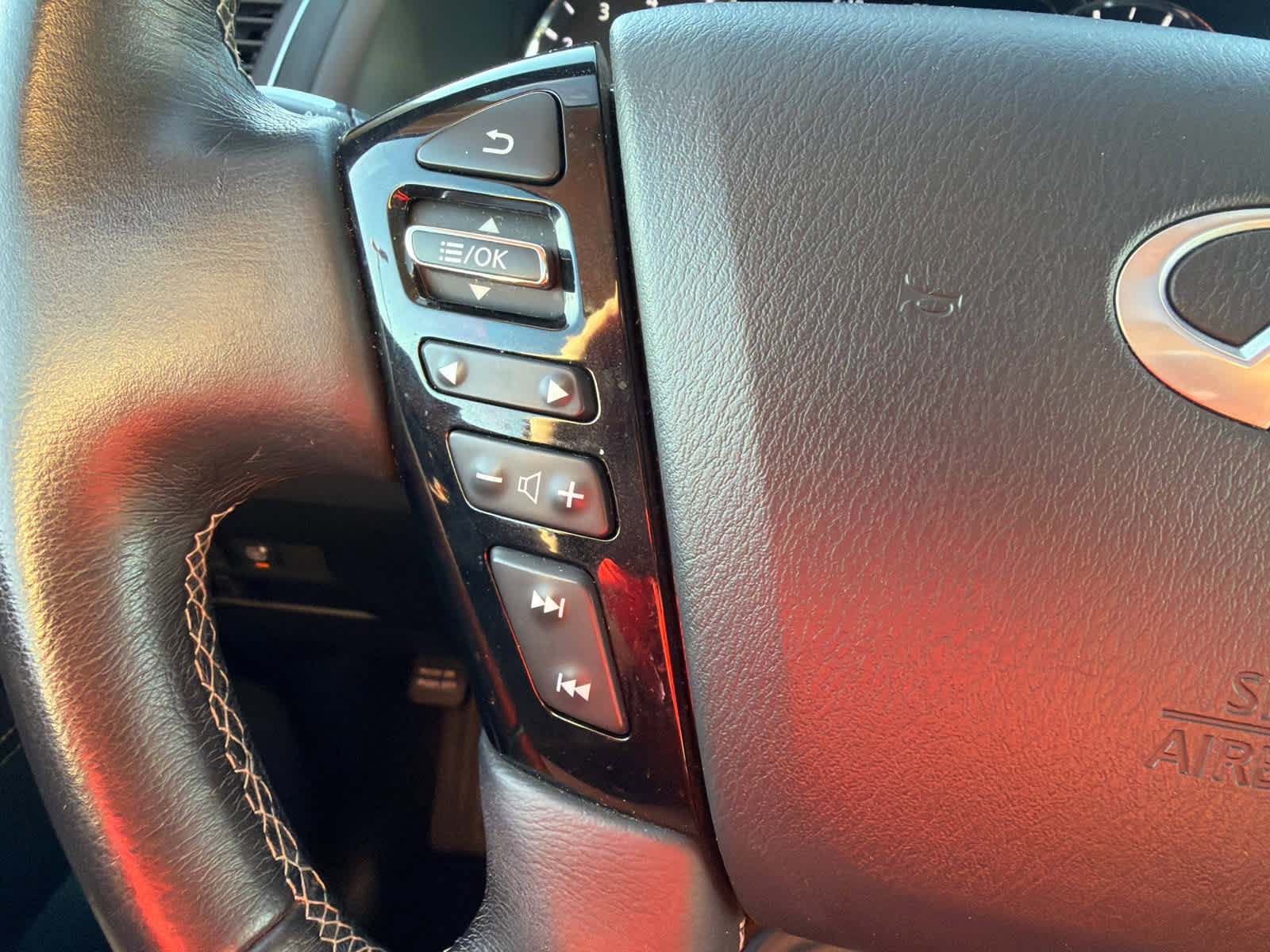 Used 2024 INFINITI QX80 Luxe image 39