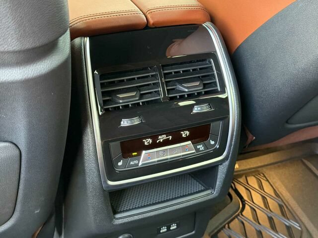 Used 2025 BMW X5 M60i AWD/4WD image 16
