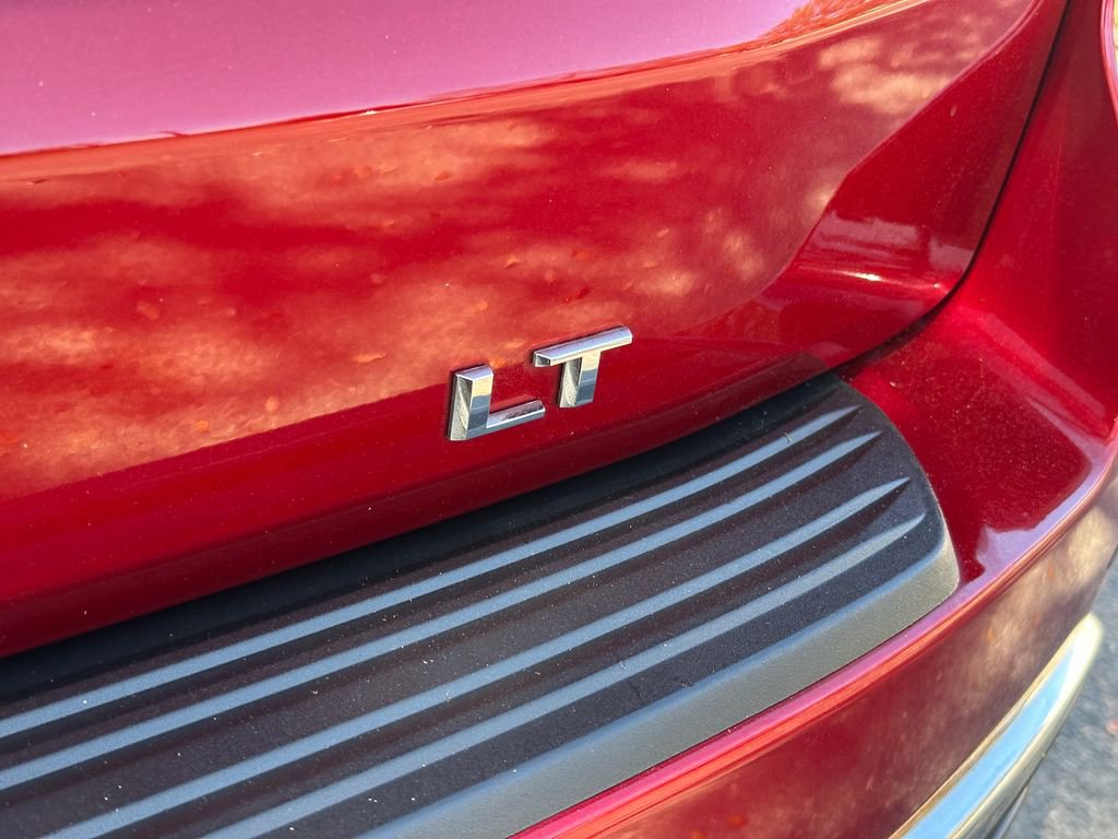 Used 2022 Chevrolet Suburban LT w/ Luxury Package image 39