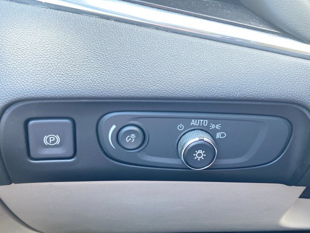 Used 2020 Buick Enclave Premium w/ Sun and Sites Package AWD/4WD image 18