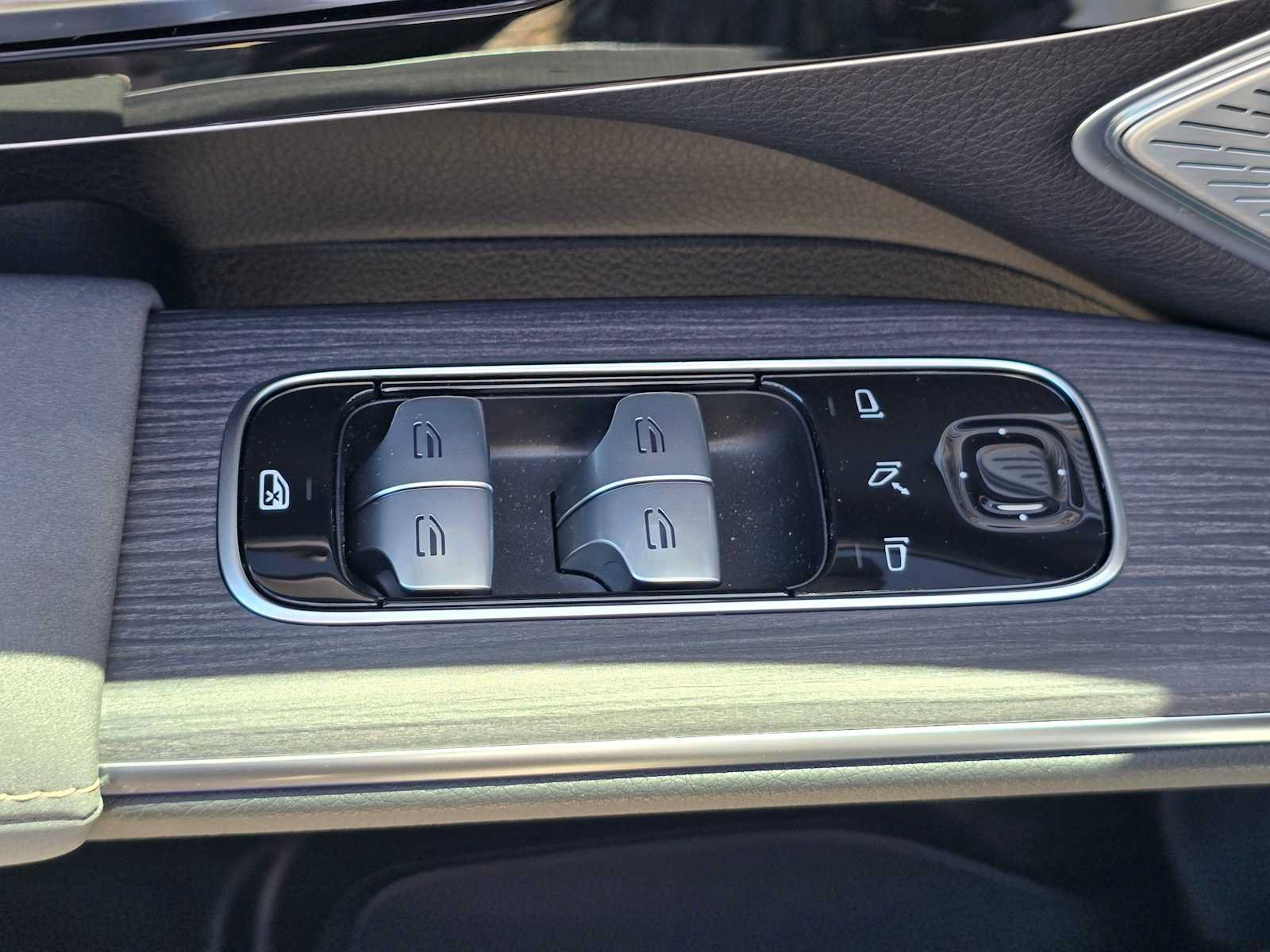 New 2026 Mercedes-Benz EQS 400 4MATIC SUV image 24