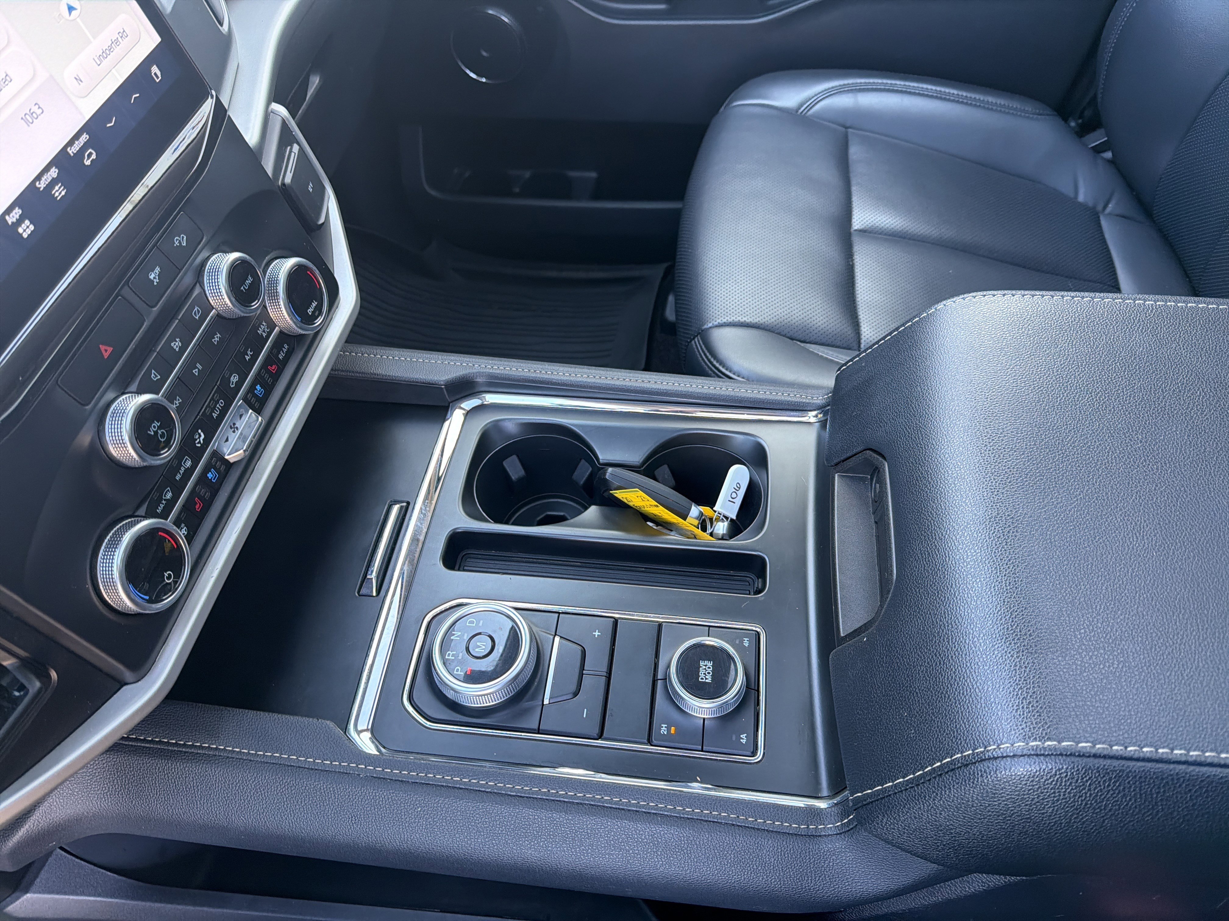 Used 2023 Ford Expedition XLT AWD/4WD image 39