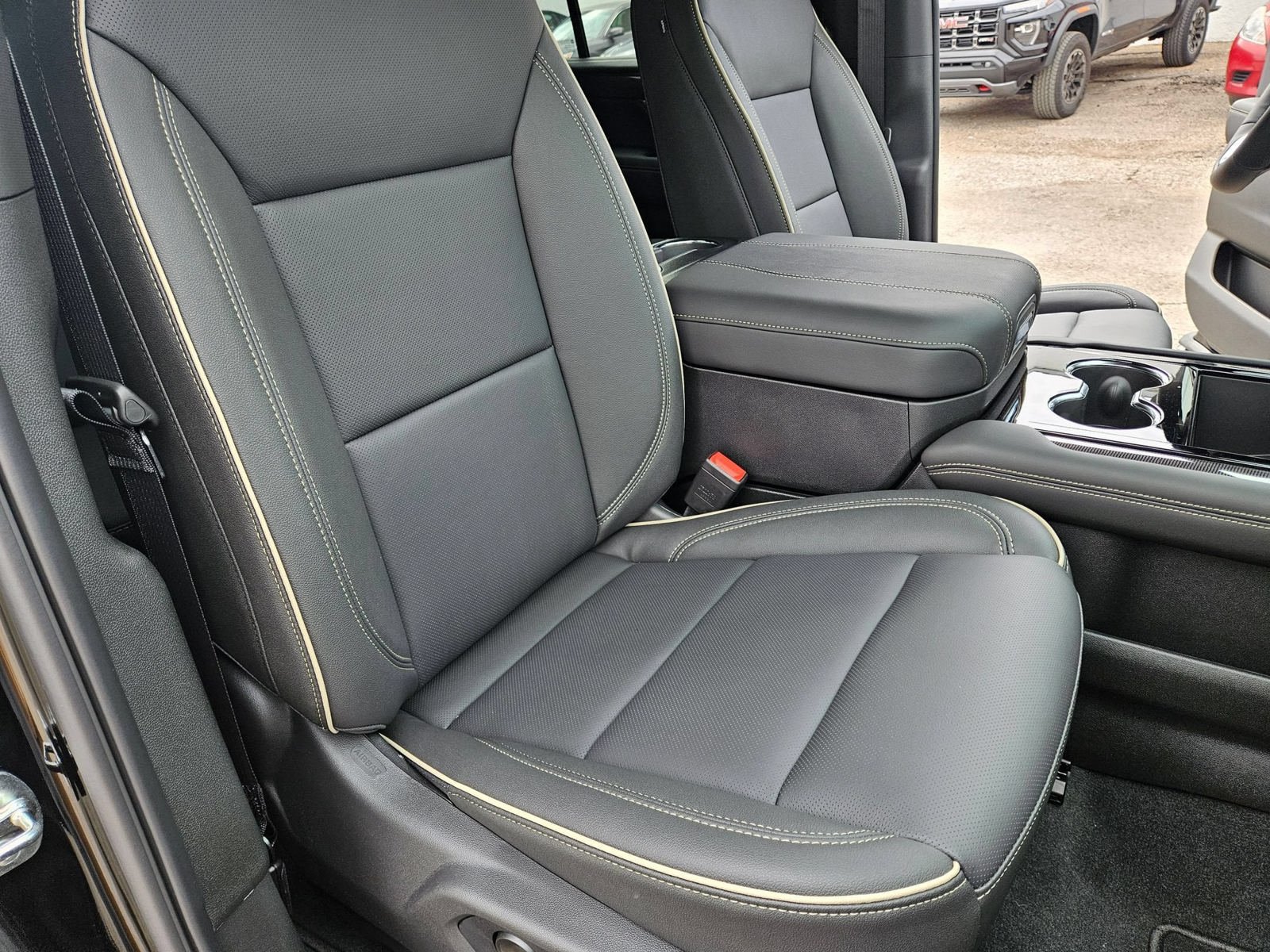 New 2026 GMC Yukon Elevation AWD/4WD image 30