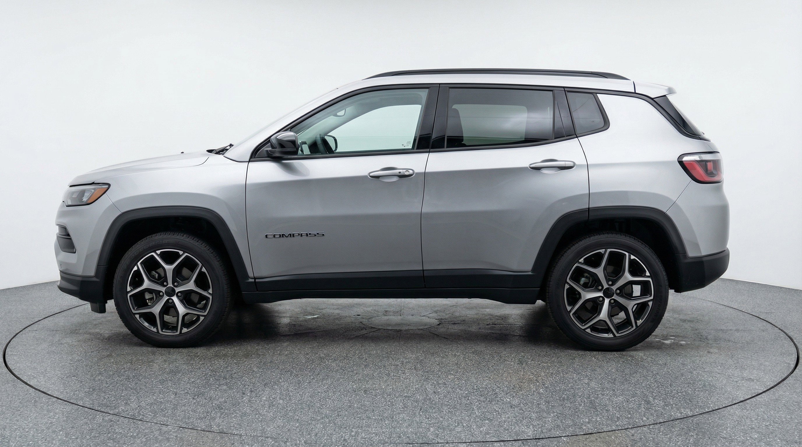 Used 2025 Jeep Compass Limited AWD/4WD image 5