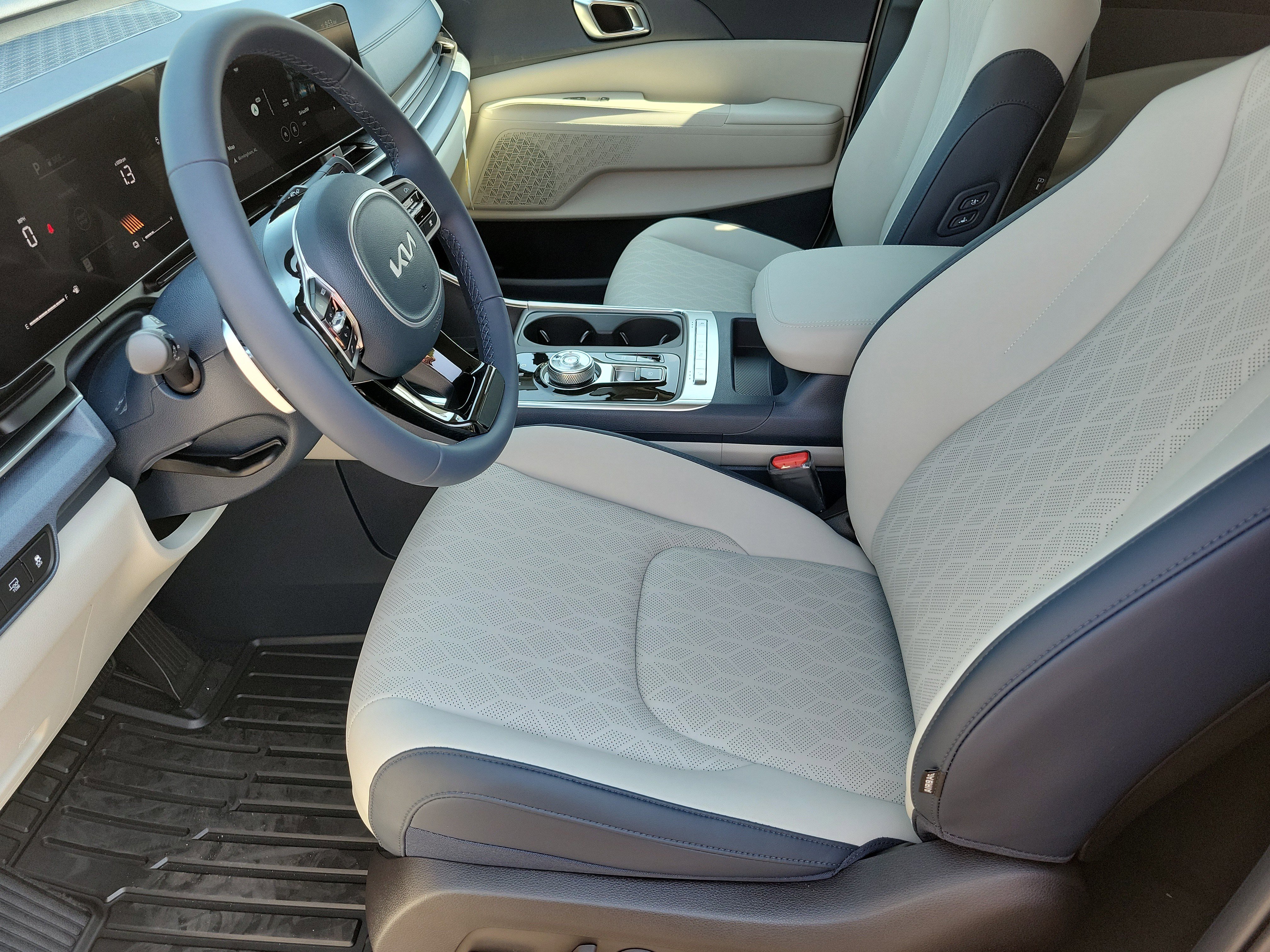 New 2026 Kia Carnival EX image 3