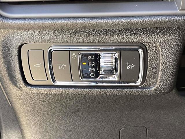 Used 2022 Lincoln Corsair AWD w/ Equipment Group 101A image 17