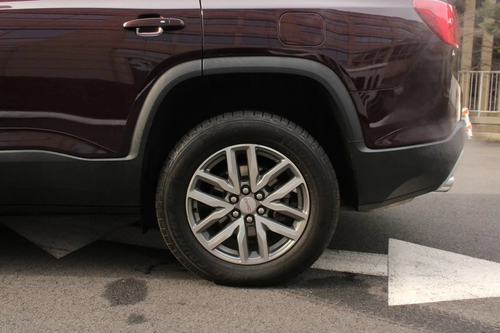 Used 2017 GMC Acadia SLE w/ Driver Alert Package I AWD/4WD image 10
