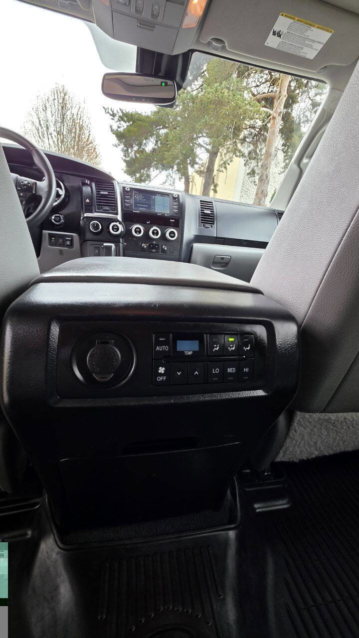 Used 2020 Toyota Sequoia SR5 w/ Premium Package AWD/4WD image 12