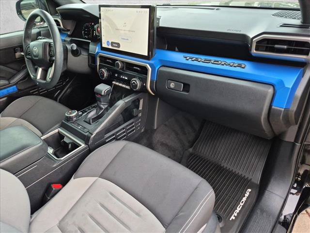 Certified 2025 Toyota Tacoma TRD Off-Road AWD/4WD image 20
