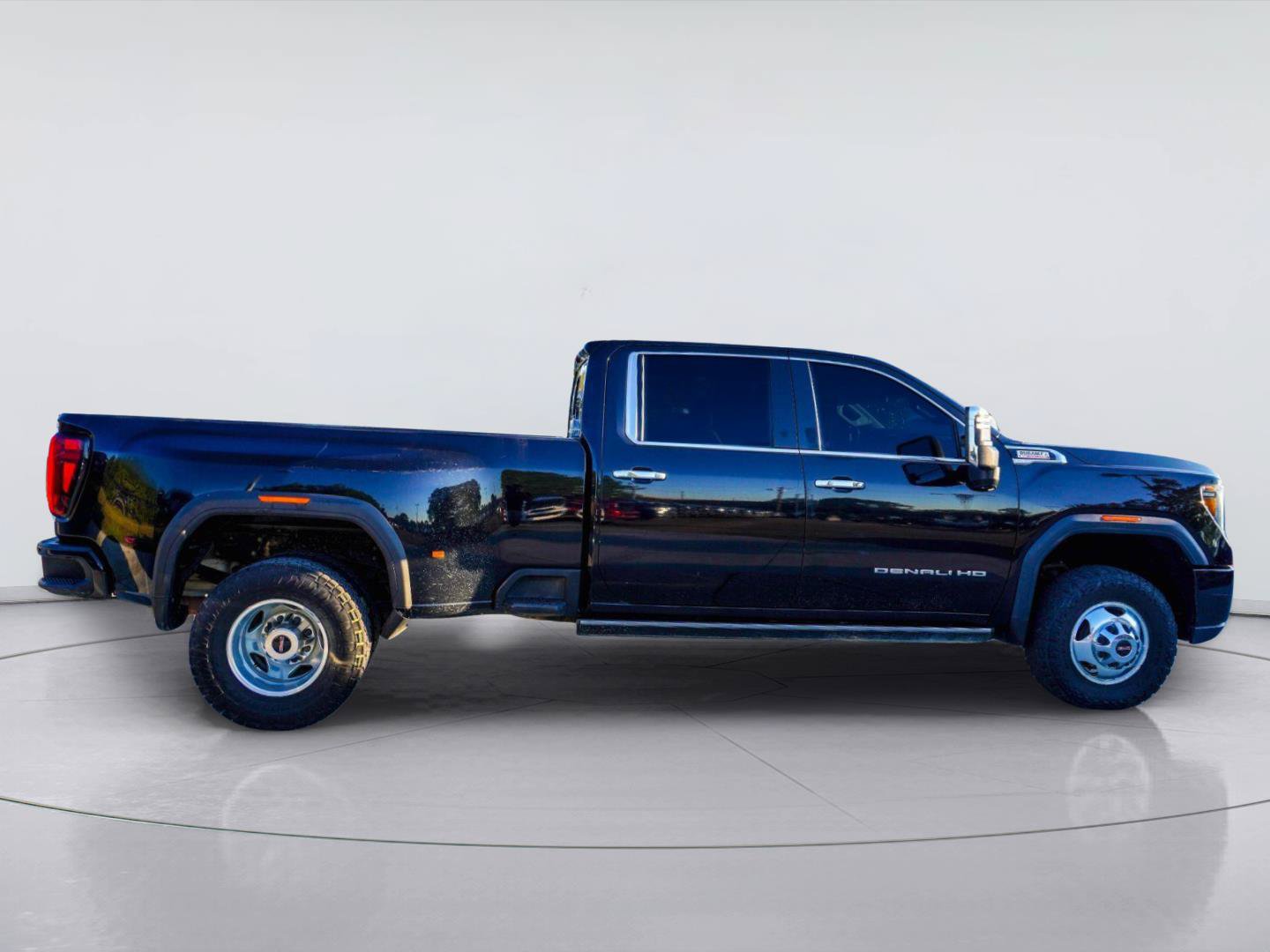 Used 2021 GMC Sierra 3500 Denali w/ Denali Ultimate Package AWD/4WD image 11