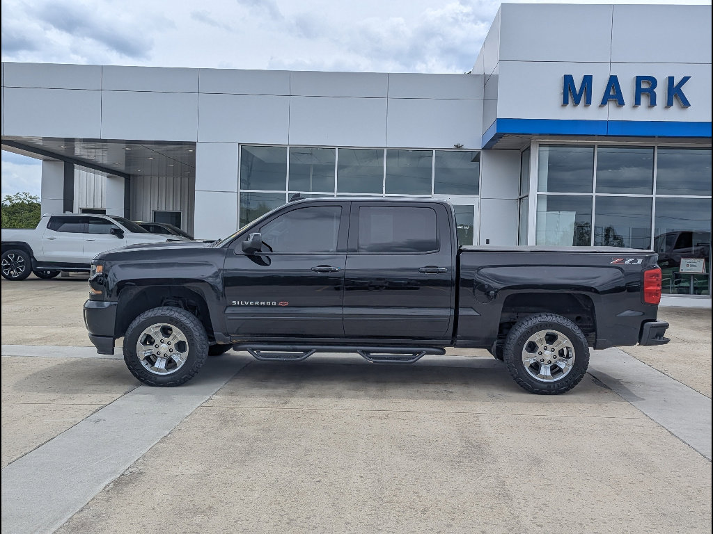 Used 2018 Chevrolet Silverado 1500 LT w/ All Star Edition AWD/4WD image 9