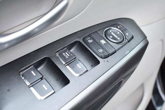 Used 2019 Kia Sedona LX FWD image 18