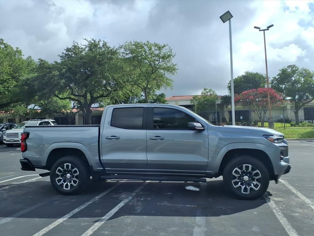 Used 2024 Chevrolet Colorado LT w/ LT Convenience Package III RWD image 4