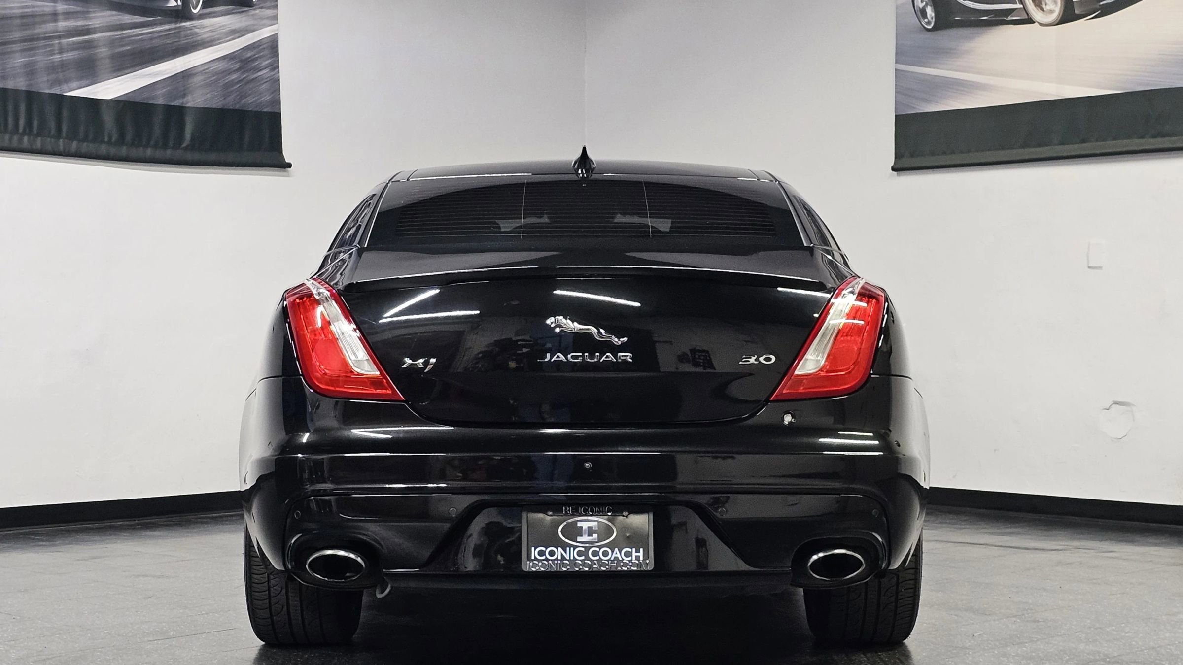 Used 2018 Jaguar XJ R-Sport RWD image 19
