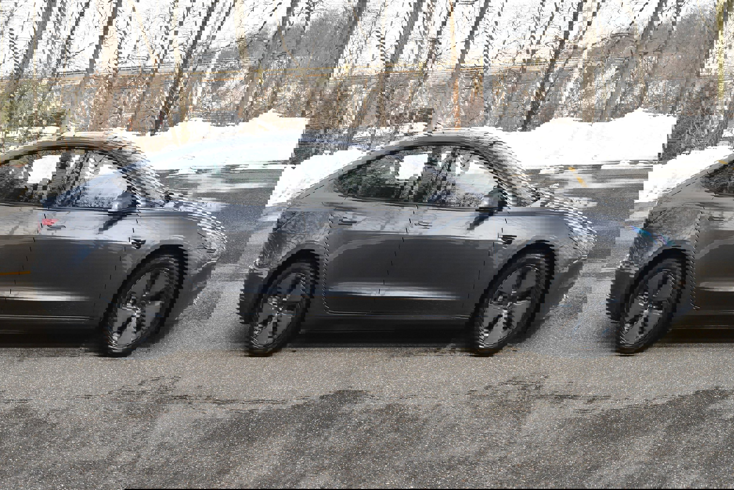 Used 2023 Tesla Model 3 Standard Range image 10