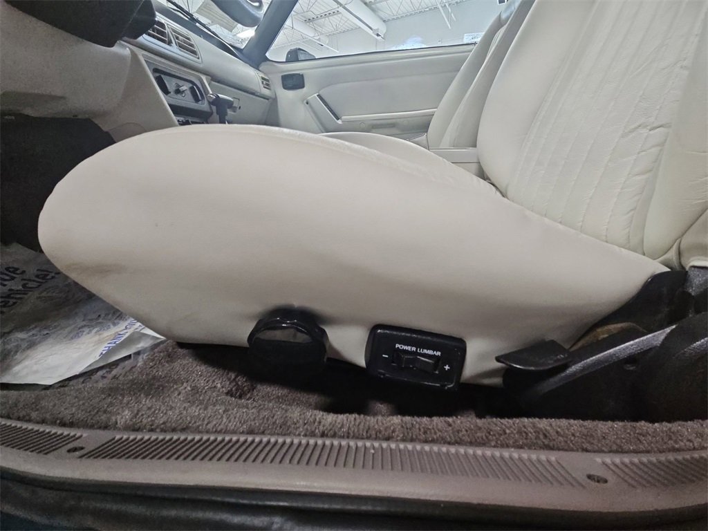 Used 1990 Ford Mustang LX image 14