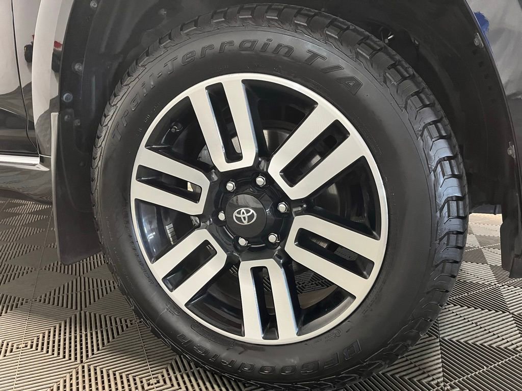 Used 2022 Toyota 4Runner Limited image 3